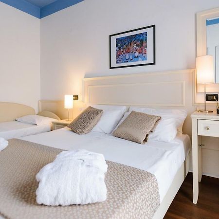 Hotel Fra I Pini Римини Экстерьер фото
