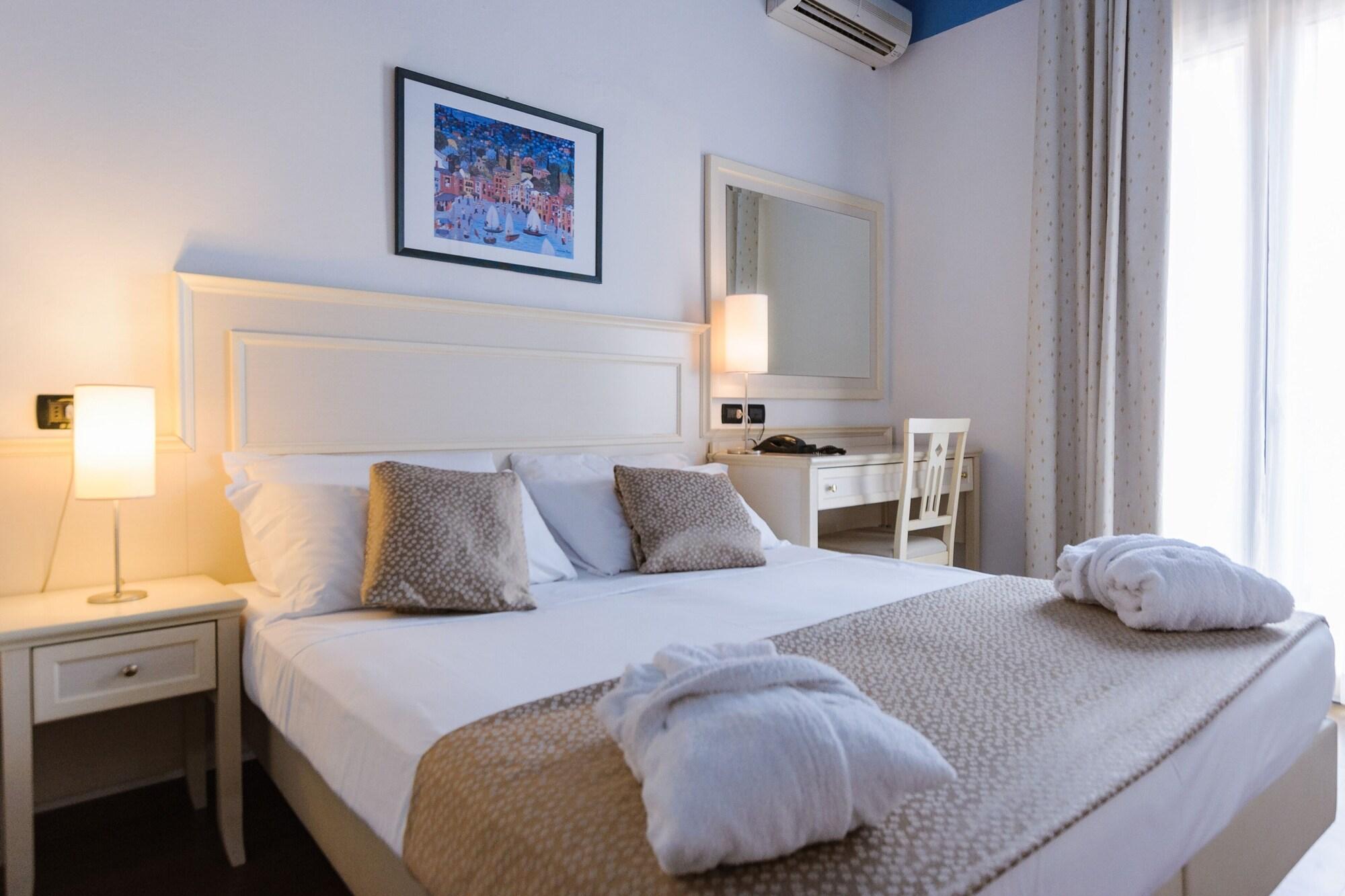 Hotel Fra I Pini Римини Экстерьер фото