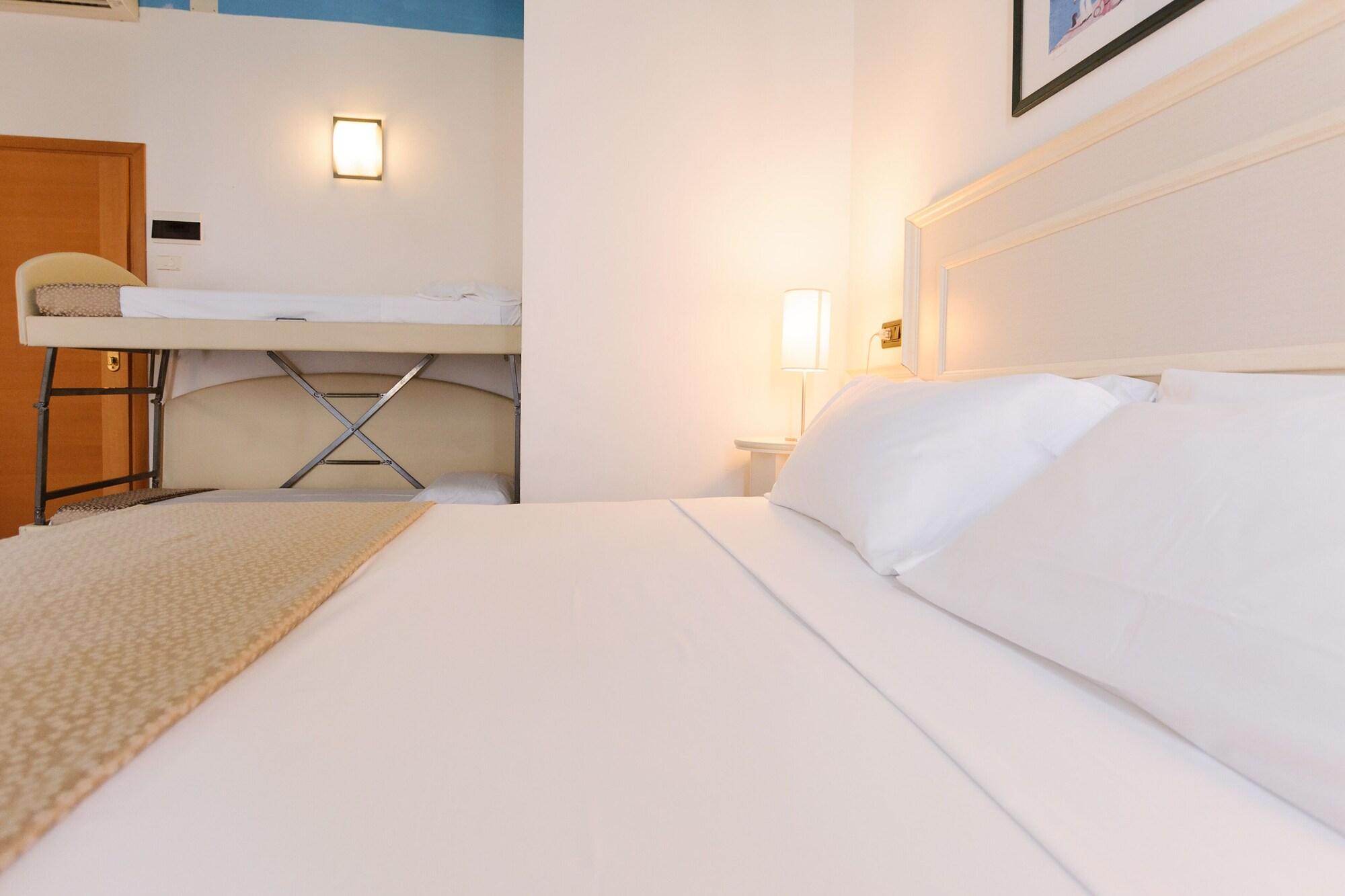 Hotel Fra I Pini Римини Экстерьер фото