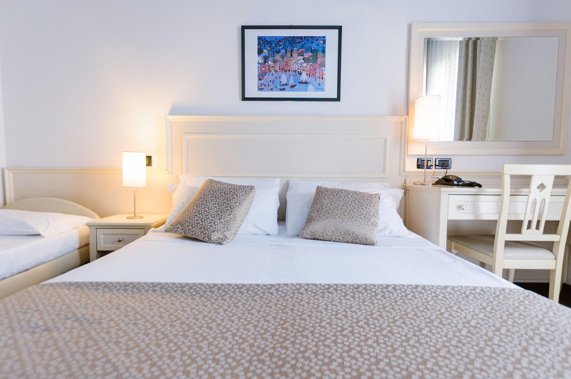 Hotel Fra I Pini Римини Экстерьер фото