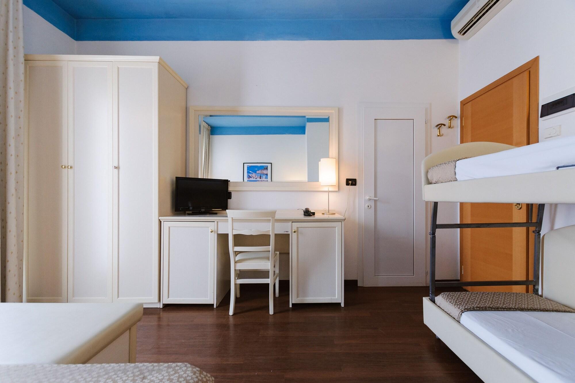 Hotel Fra I Pini Римини Экстерьер фото