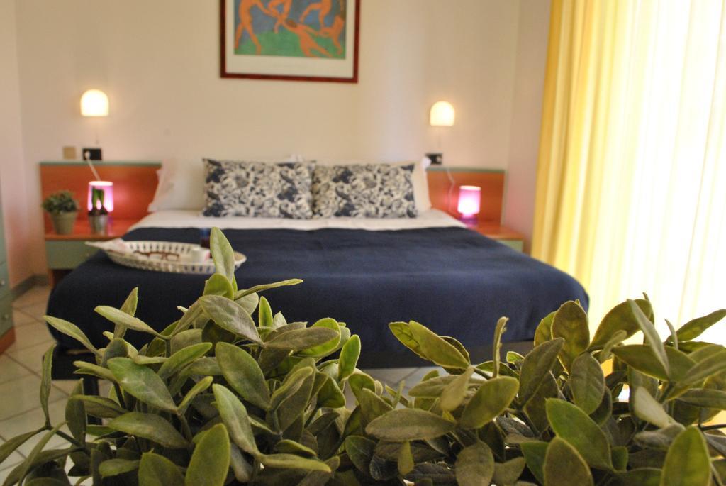 Hotel Fra I Pini Римини Экстерьер фото